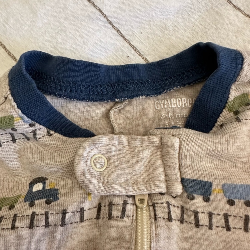 Boys Onsie. 3-6 months. - Picture 3 of 4